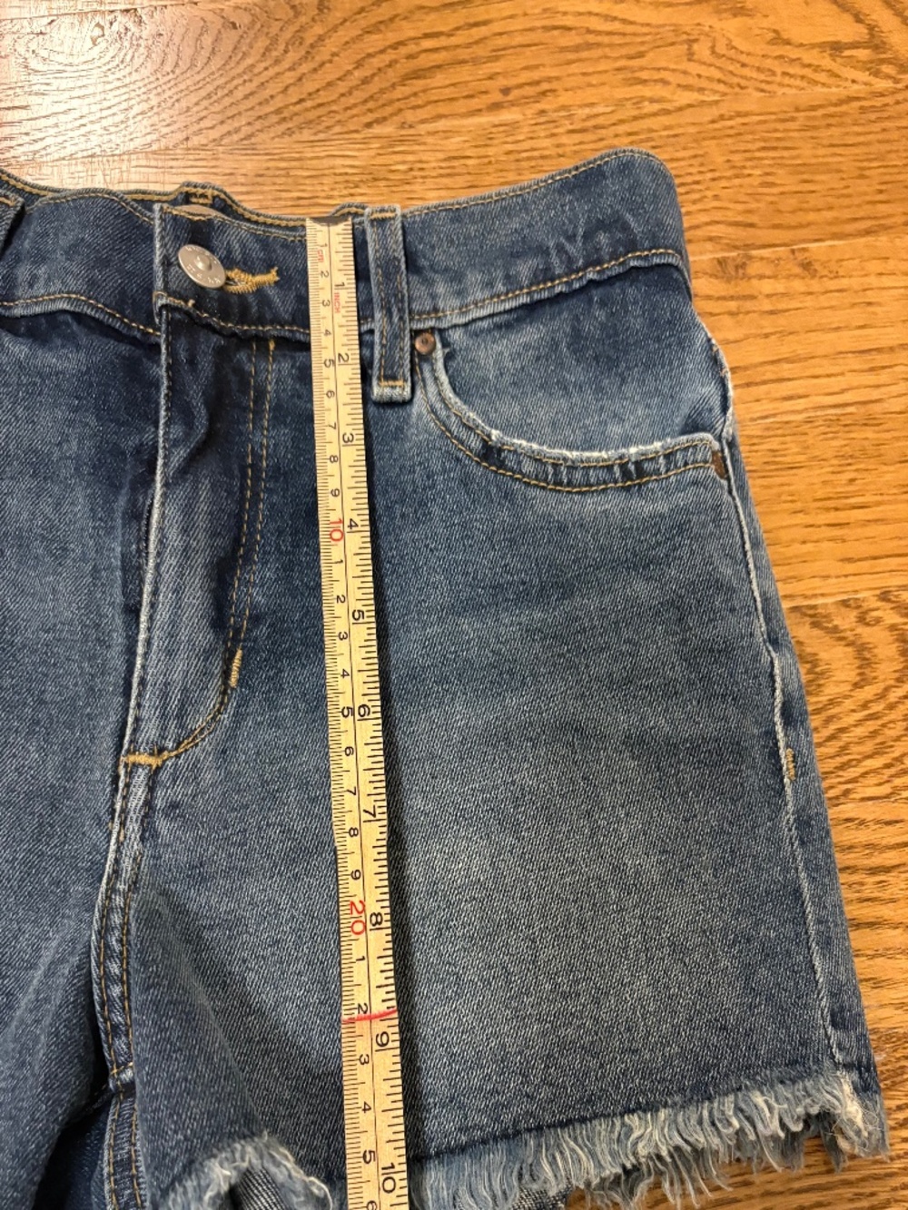 Joe's Jeans Cutoff Denim Shorts Frayed Hem W26 - Picture 2 of 5